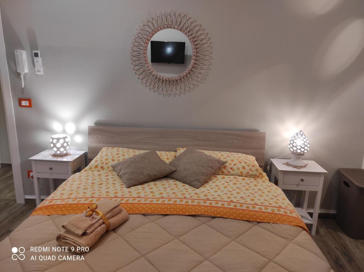 Case Vacanza Le Casette Santo Stefano di Camastra Ngoại thất bức ảnh